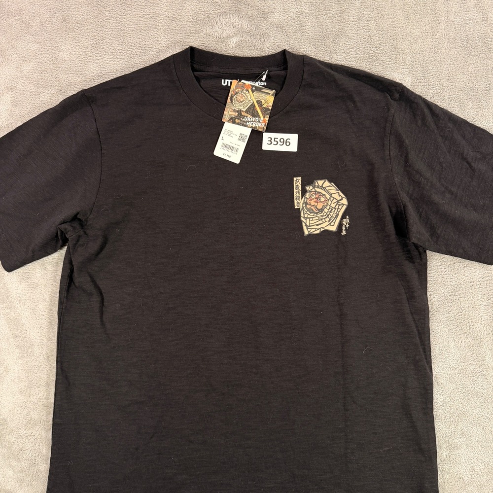 Uniqlo T-Shirt Mens L Black Ukiyo-e Heroes MFA Boston Samurai Graphic Tee NEW